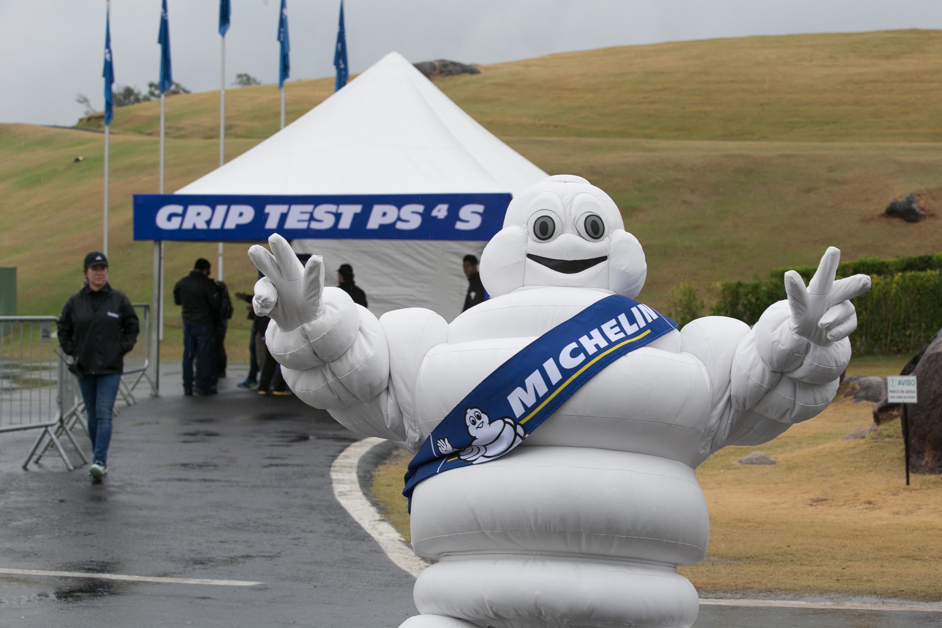 Nueva línea de llantas Michelin garantiza más durabilidad y seguridad al manejar