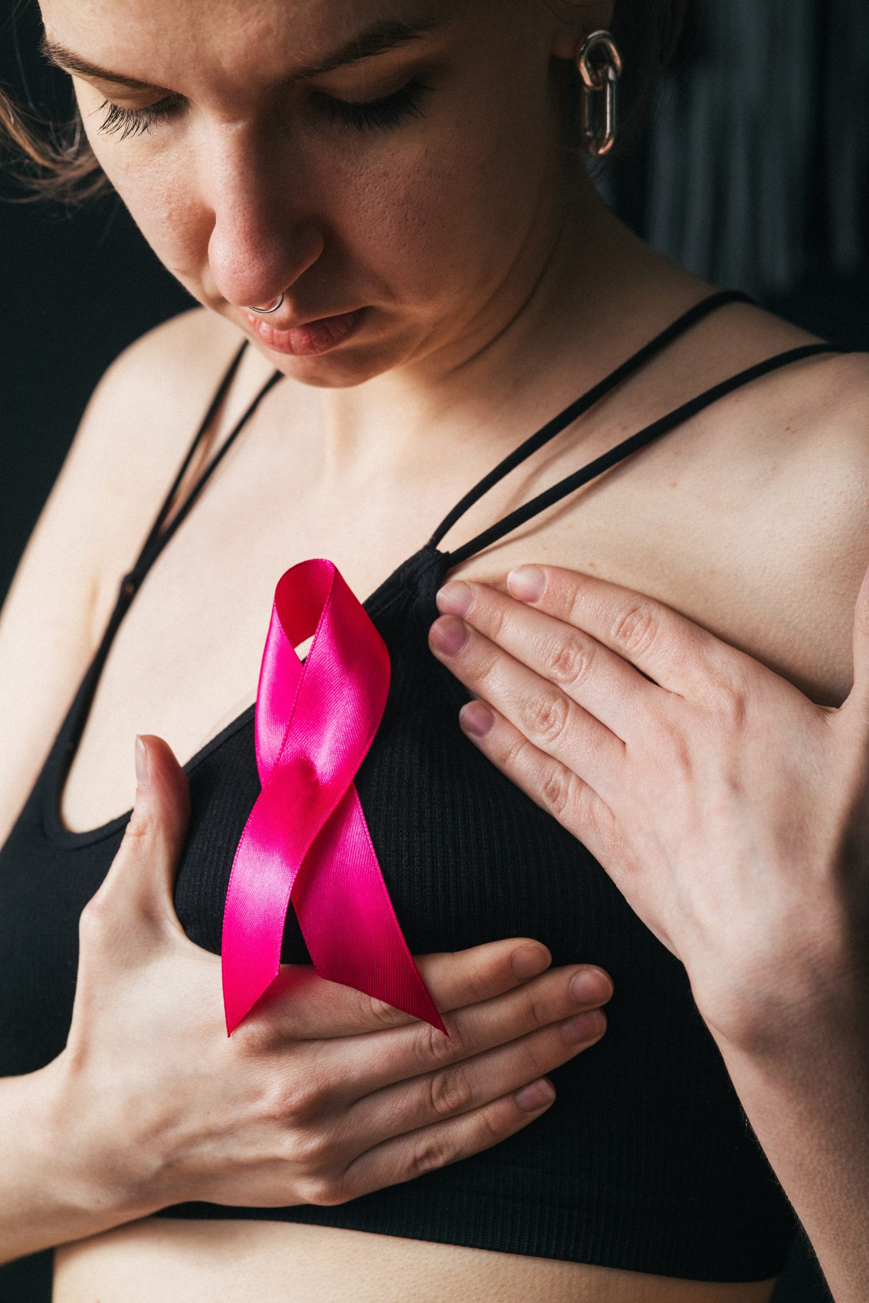 ¿Secreción inusual en el pezón y enrojecimiento? Cuidado, estos pueden ser síntomas del cáncer de mama 