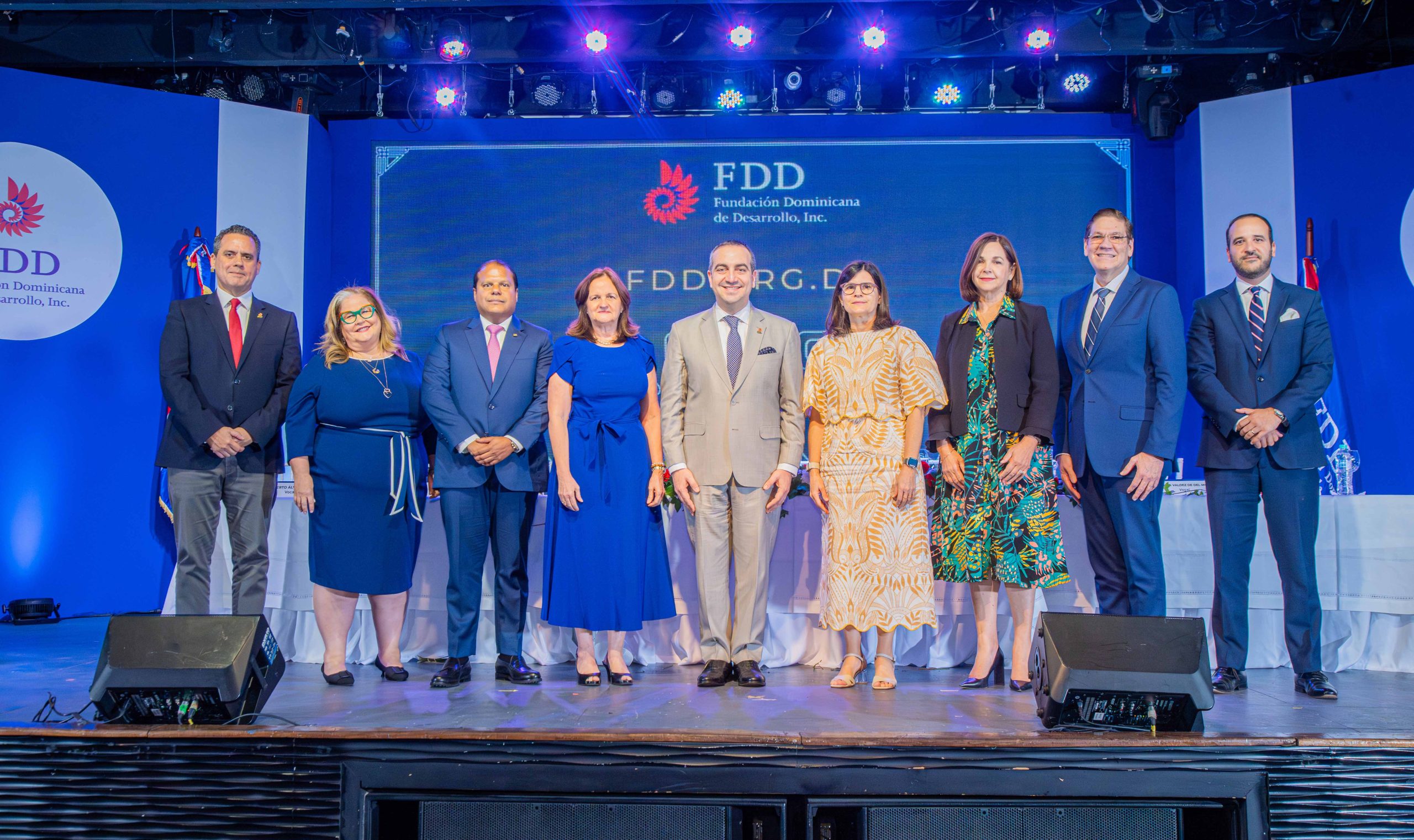 FDD elige nuevo consejo directivo y reconoce a destacados empresarios de la microempresa en asamblea anual